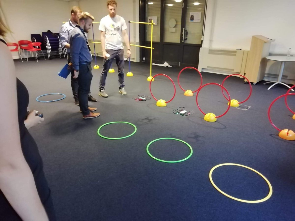 CapgeminiBE's tweet photo. Onboardings shouldn't be about presentations and introductions only! Yesterday, our new colleagues had the chance to follow an indoor drone flying initiation! 👩✈️👨✈️🚁🕹 #mystartatcapgeminibe #lifeatcapgemini #funisoneofourvalues https://t.co/xGoj8sDkPg
