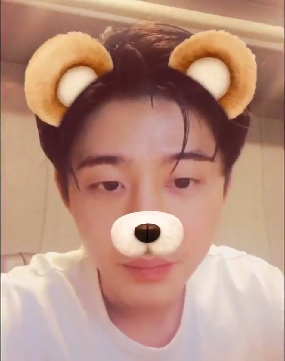 callmebreak131's tweet photo. I miss you and your live mukbangs, talking to iKONICS like we're just friends and sharing your secrets with us. I hope you comeback soon. #FanBestFriendHanbin https://t.co/F58Z8bwrTh