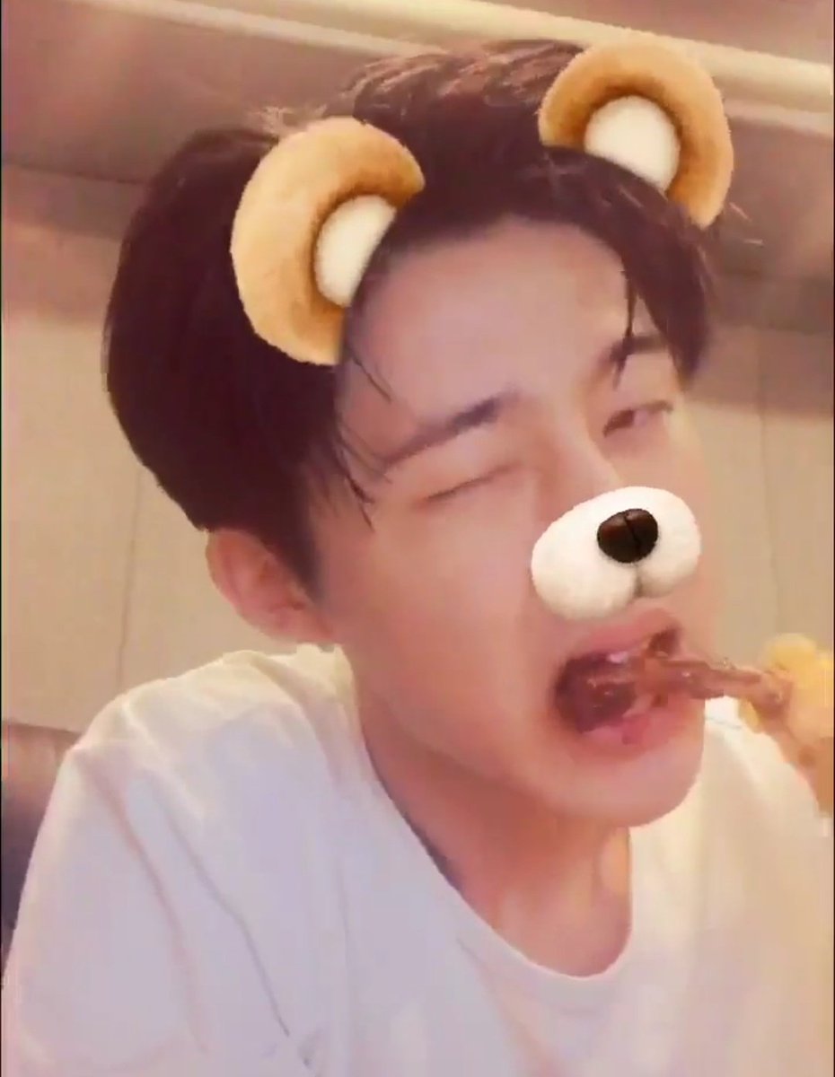 callmebreak131's tweet photo. I miss you and your live mukbangs, talking to iKONICS like we're just friends and sharing your secrets with us. I hope you comeback soon. #FanBestFriendHanbin https://t.co/F58Z8bwrTh