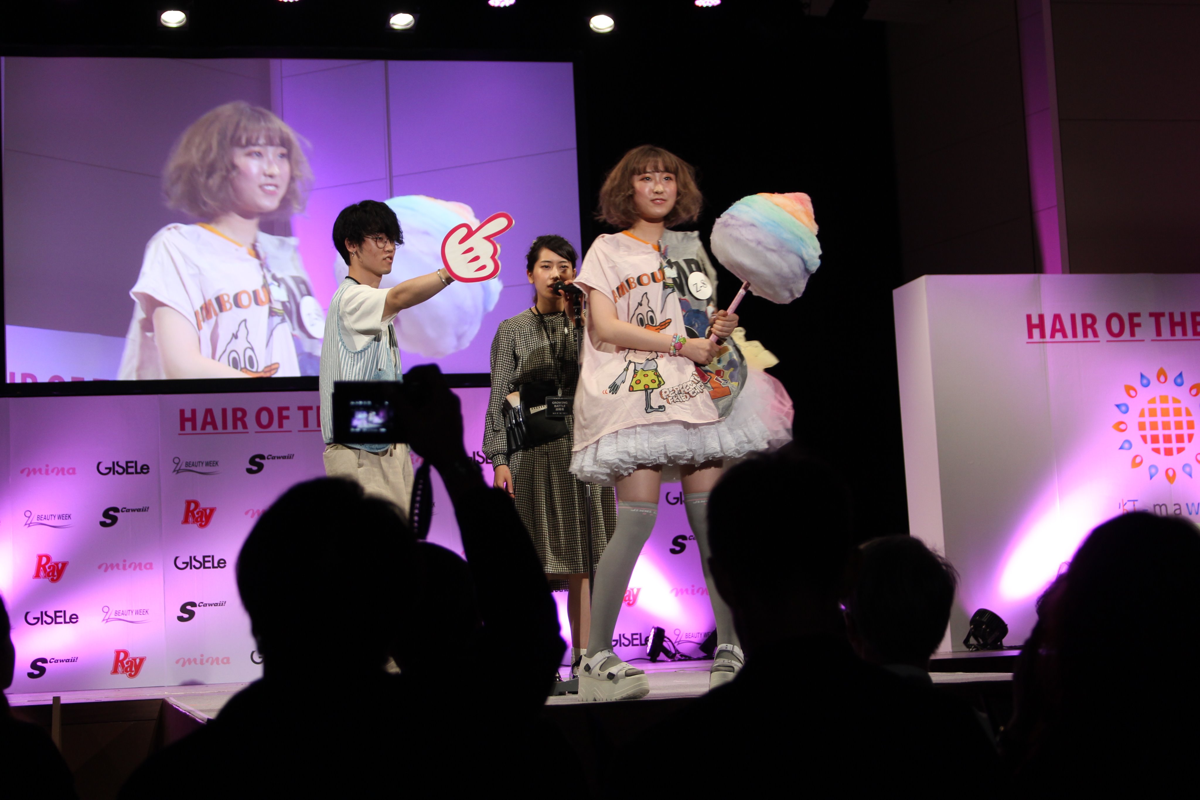 中央理美容専門学校 Beauty Week学生バトルに出場 理容男子2年がヘア 美容科1年がメイク モデルは美容女子が担当 令和かわいいを表現しました 次回オープンキャンパス9月7日 土 10 00 14 00髪ファッション四季オーナー飛田恭志氏 今年最後のビッグ