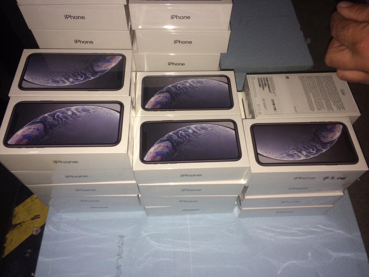 SFSofUkraine's tweet photo. Закарпатські митники виявили 2⃣2⃣9⃣ товарів торгової марки 📱 «Apple» https://t.co/4RxhNESC4l https://t.co/WjAkvokvRT