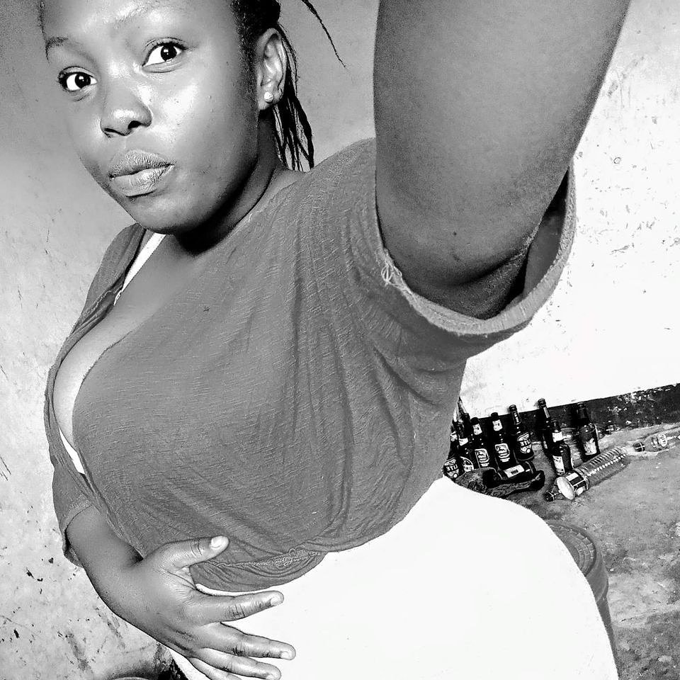 KSponsors's tweet photo. Hello,am looking for one serious guy from your hook ups channel who'll make me feel excited.I'm Loise am a resident at Umoja am married but my husband can't satisfy me am stable financially mummy. I wish to meet one serious mature minded guy who would like having me. 0746569207. https://t.co/NOR9eJ7Xze