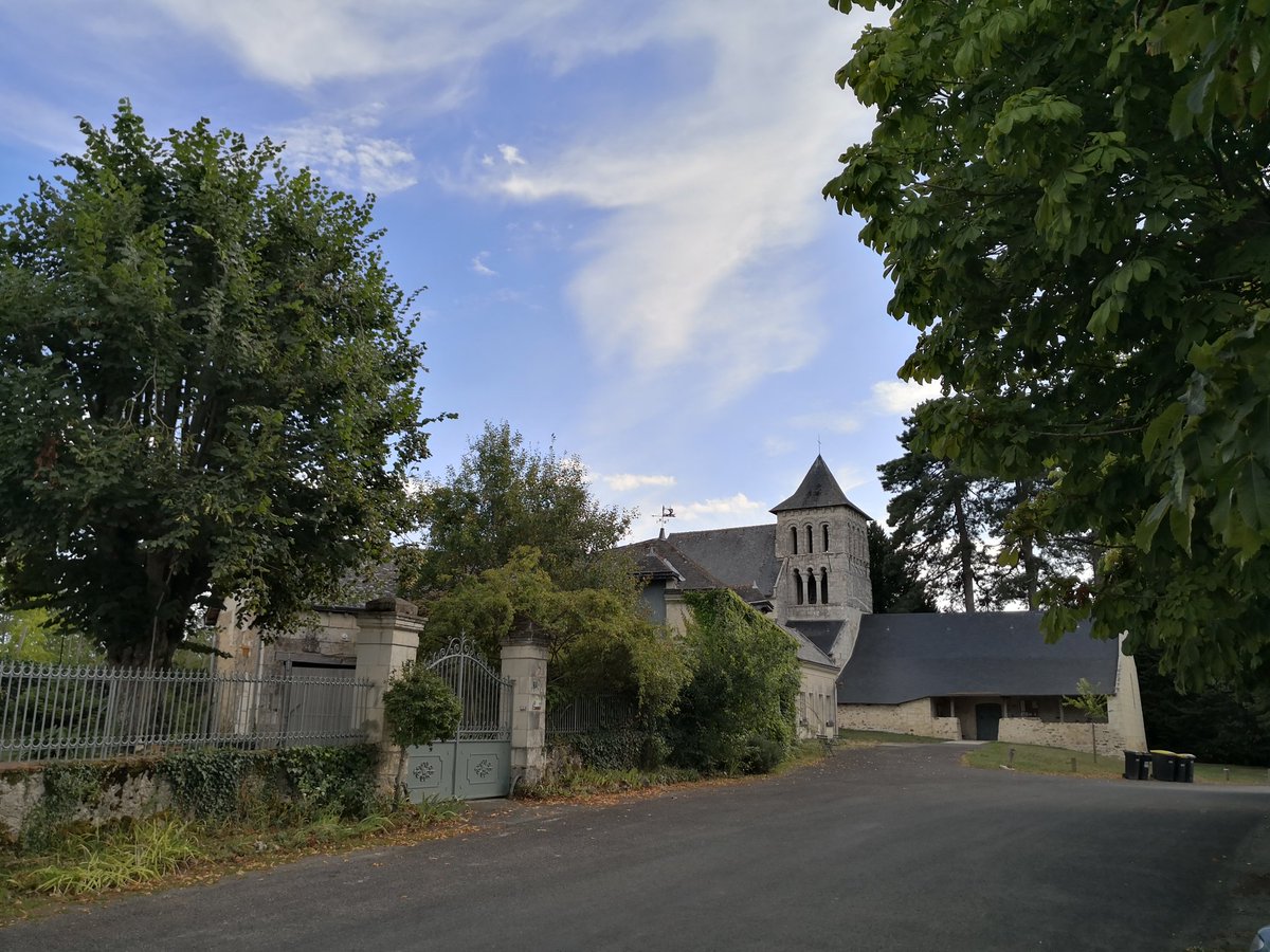 PJ_SENEQUE's tweet photo. Pause estivale au Prieuré de #SaintGeorgesDesSeptVoies #GennesValDeLoire #BrissacLoireAubance #anjou #maineetloire #france #igersanjou #jaimelanjou #MagnifiqueFrance #prieure #immobilier #Sénèque #LesPontsDeCe https://t.co/pChNpE7oo4