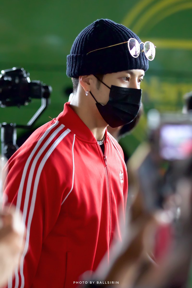ballsirin's tweet photo. Happy to see you here again 🎈 @JacksonWang852 
#JacksonWang 
#WelcomeGOT7toThailand https://t.co/KargCEjYtQ