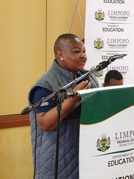 CapricornFMNews's tweet photo. #2019SpellingBeeLimpopo MEC for Education Limpopo Polly Boshielo believes spelling bee and debate will prepare learners for good results in grade 12. This as the department hosted the 2019 Spelling Bee and Debate Championship in Polokwane on Tuesday. RM https://t.co/51CyEy0fhC