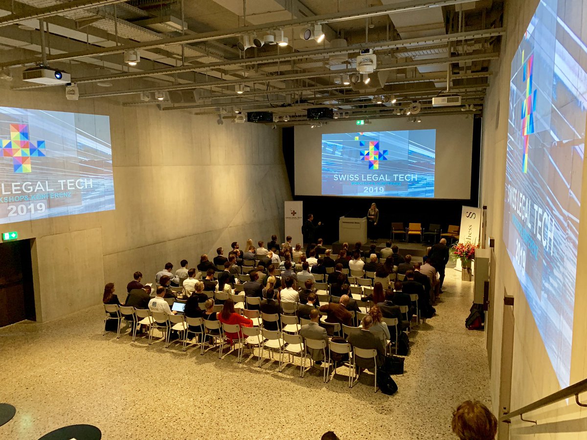 Und los gehts... #SwissLegalTech #slt2019 in #Zürich. Moderiert von <a href="/franziskaKL/">Franziska Lehner</a> startet <a href="/mchartung/">Markus Hartung</a> mit einer Einführung zu #legaltech - was bisher geschah... @sbessling ist natürlich dabei..