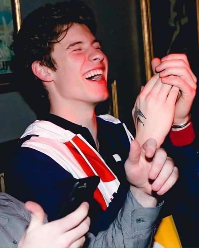 only__mendes's tweet photo. @MTV @ShawnMendes https://t.co/AJSvPqYcsq