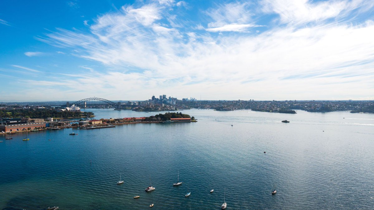 Largest harbours in the world rely on Airbus for Vessel Traffic Services (VTS) 🚢 
Airbus’ maritime security and safety solution ensures the complete traffic monitoring of Sydney Harbour and Port Botany. 
Read the press release: airbus.com/newsroom/press…