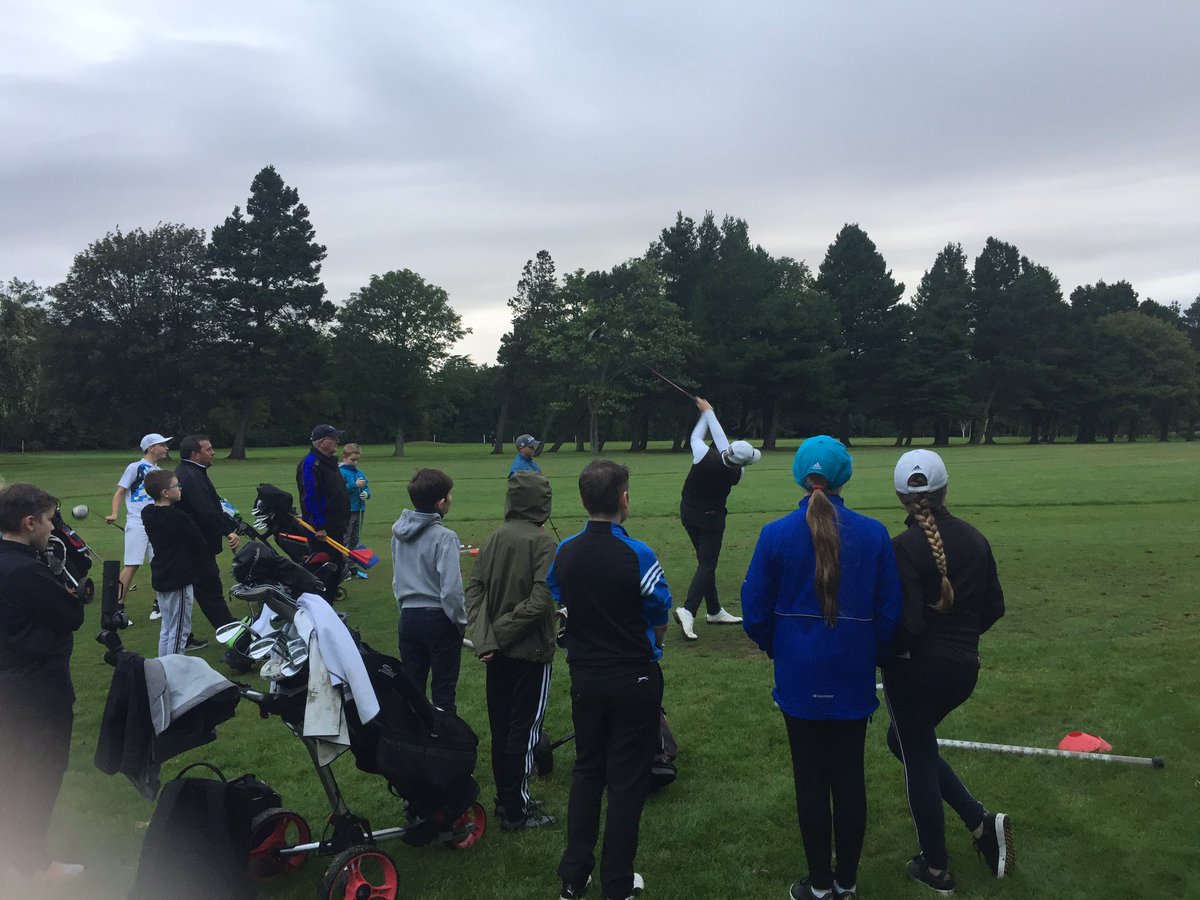 YDDelia's tweet photo. Had @Hannahgolfer13 popping by Junior Coaching last night before practice for #pingjuniorsolheimcup @SolheimCupEuro Talking them through her thought process before playing a shot and then booming some drives. They loved it 👍👍🇪🇺🇪🇺#RoleModel #inspired https://t.co/jm9bQI9iE5