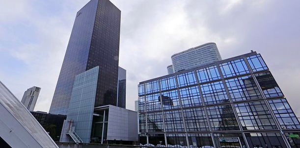 LaTribune's tweet photo. Salaires des cadres : l'écart entre l'Ile-de-France et les autres régions est considérable > https://t.co/9q5LsqSnlv par @gregoirenormand 
#emploi #salaires #cadres 💶 https://t.co/rhFqYhbAB2
