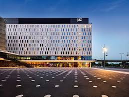 KonaComNL's tweet photo. @GASTROFIX Nederland voelt zich goed bij de installatie van Hotel Jazz in Amsterdam. Bij ons volgende concert in de Ziggo Dome lekker biertje bestellen bij een ober met een iPad mini met de Gastrofix kassa er op😀 https://t.co/dEMjmgnzk7