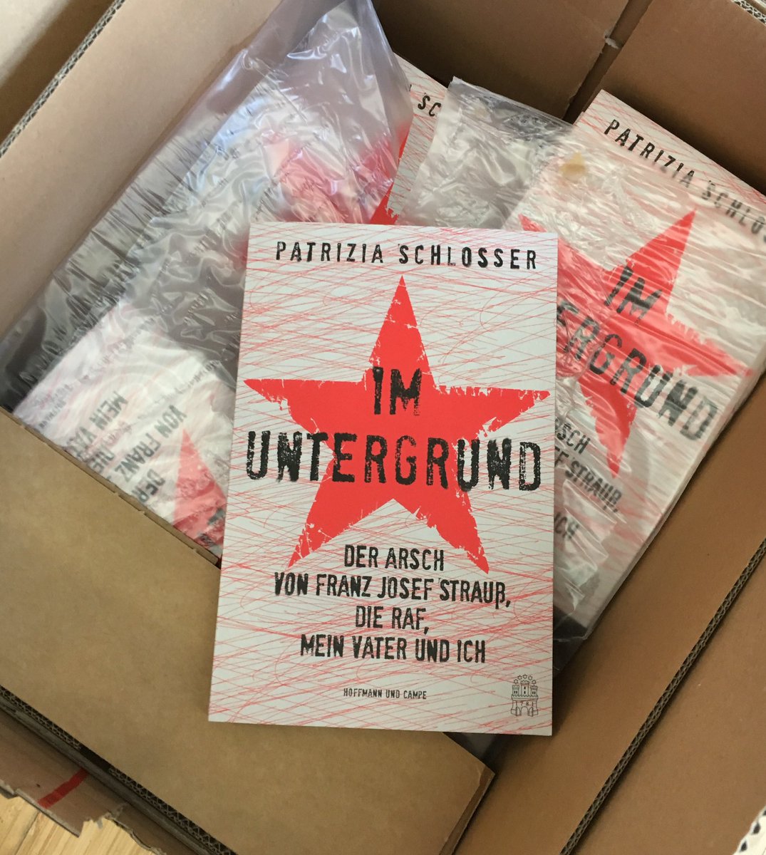 Audio ist mies, aber Story 1A! ⁦@patrizipien⁩ Original Podcast „Im Untergrund“ gibt‘s jetzt auch im Hype-Medium Buch! Großer Glückwunsch von allen hier bei ⁦<a href="/audibleDE/">Audible.de</a>⁩ .