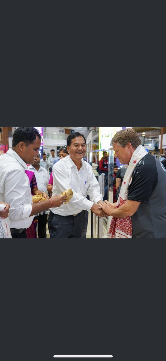 lenkoeman's tweet image. Morgen speelt Oman zijn eerste WK kwalificatie wedstrijd tegen India uit. Iemand enig idee hoe ik die wedstrijd live kan volgen via een livestream ofzo? 😁 (15.30u Nederlandse tijd)