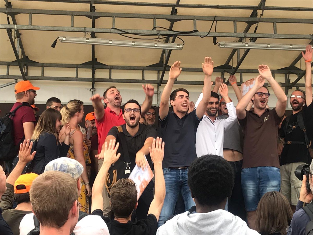 SmartAgriHubs's tweet photo. The "#HackTaFerme" in the South West of France was a big success! Organised by @ACTA_asso, one of our partners, and the ag cooperatives @ARTERRIS11 @ValdeGascogne. The main objectives were to connect the #farming and the #digital sectors and to promote digital ag innovations. https://t.co/KHNysO0lGF