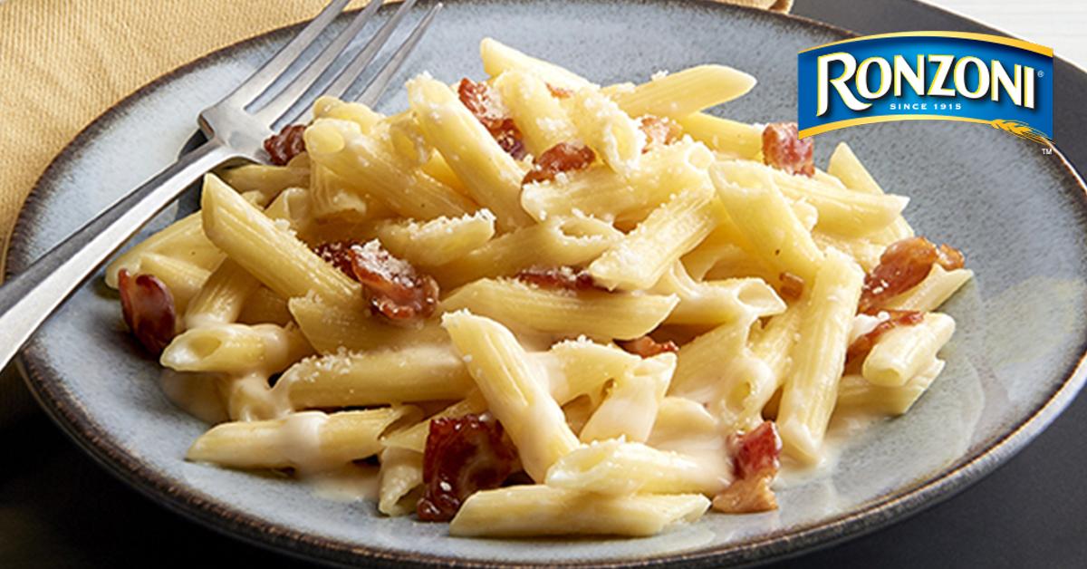 Add this 3-Minute Penne Carbonara to your #BacktoSchool check list! ✅ Recipe: bit.ly/2k1uBRZ #WeFreakinLovePasta