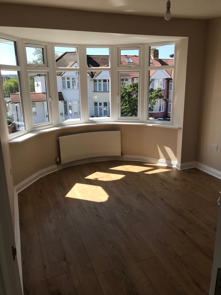 ConstructionDTS's tweet photo. Some shots of our completely refurbished house project in #Edgeware... Looking great with all new windows, flooring, walls, bathroom, kitchen and more π Have a domestic property renovation enquiry? Call @ConstructionDTS - 0800 978 8971 https://t.co/OH2Ub0sbyr #DTSconstruction https://t.co/etJHAn0UF0