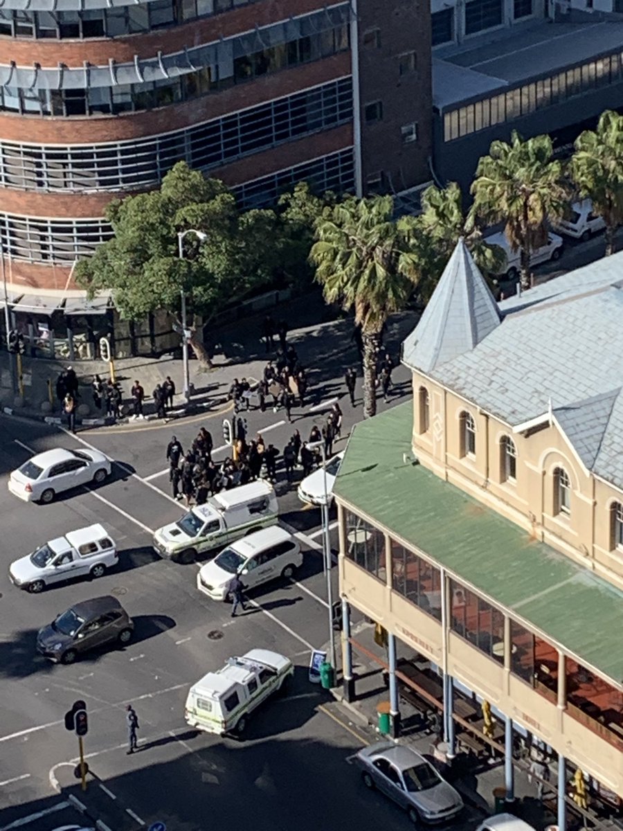 YesReallyAngel's tweet photo. The scene outside parliament right now. With busloads of people still streaming in. #EnoughIsEnough #shutdownsouthafrica #ShutDownSA https://t.co/aj7vhmXpcb