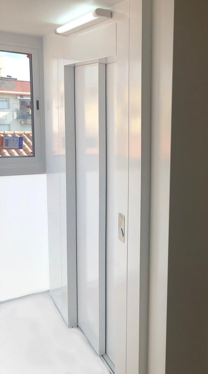 ENINTER's tweet photo. 😀¿Ya has visto lo bien que ha quedado este #ascensor en el exterior de un edificio de Segur de Calafell? Nuestro equipo de Tarragona ha hecho un gran trabajo instalando este ascensor #Ecolift de estructura metálica y chapa ciega. ¡Seguimos haciendo más viviendas accesibles! 👌 https://t.co/cucGMPlmlW