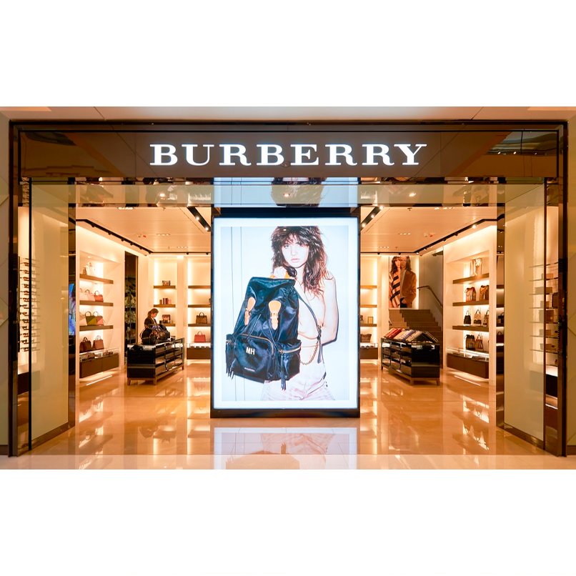 TheInoxinColor's tweet photo. Black Colored Stainless Steel Super Mirror #8 by @TheInoxinColor at BURBERRY · São Paulo #burberry #stainlesssteel #theinoxincolor #saopaulo #design https://t.co/Xee7157eyn