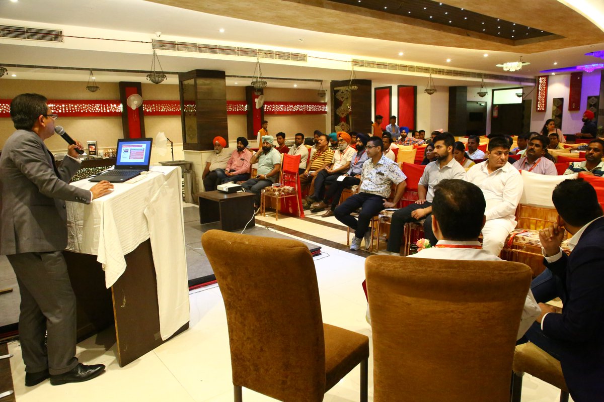 tradeindia's tweet image. Pictorial glimpses of the SME Workshop 2019 on Be Different. Go Digital at Ludhiana.

#GoDigital #SMEWorkshop #SME #TradeindiaWorkshop