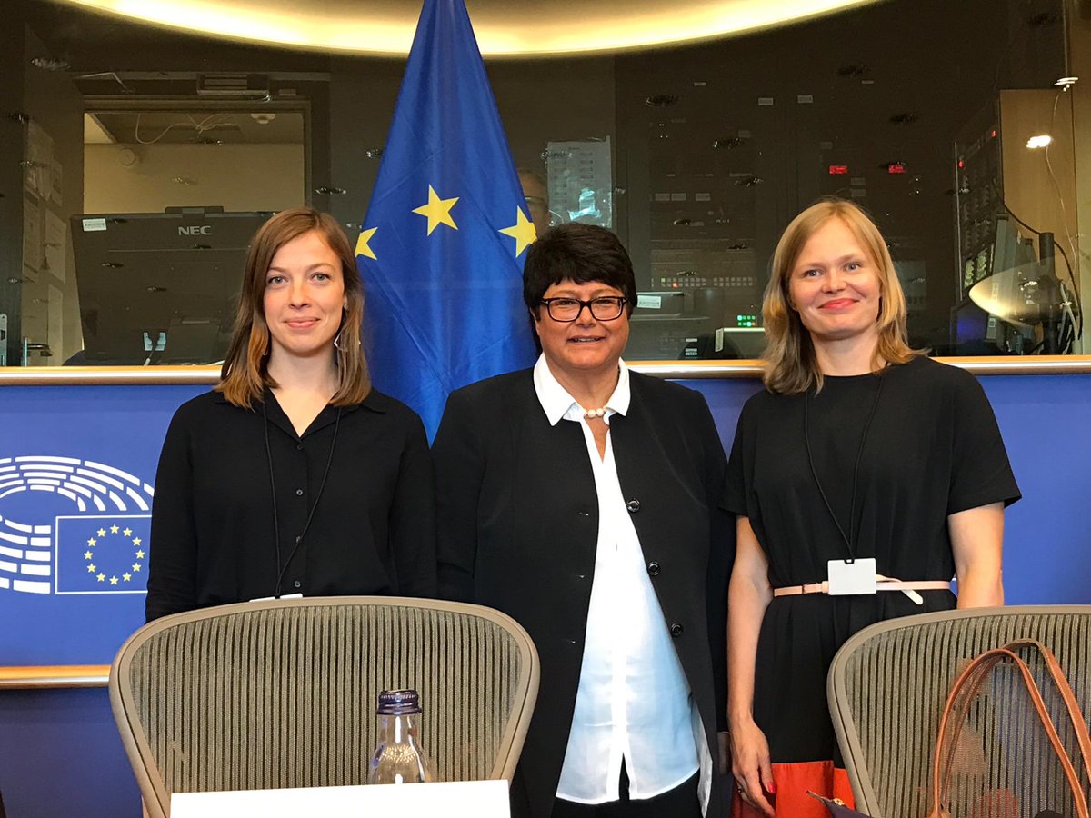 SatuMakiLassila's tweet photo. Ministerit ⁦@liandersson⁩ ja ⁦@KosonenHanna⁩ valmiina esittelemään Suomen #EU2019FI painopisteitä ⁦@EPCulture⁩ valiokunnassa Euroopan parlamentissa. Valiokunnan johdossa toimii ⁦@sabineverheyen⁩. https://t.co/YVL0zPOYYd
