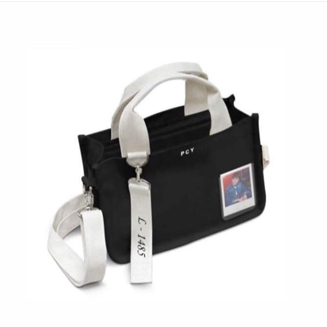 Myeonienesia's tweet photo. Aku masih buka po ini ya. Harga lebih murah dari pertama karena udah dapet supplier yang lebih murah.
.
.
Order via line @retnoeno_bunny atau cek ig @erina.kstuff
.
#totebag #taskorea #totebagexo #exo #exol https://t.co/YQjR6QBjTX