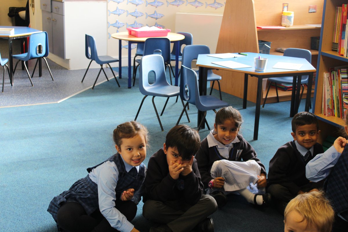 TheChadderton's tweet photo. Reception children have been discussing their classroom rules today and how they link to British Values. First day fun! #cpg #britishvalues #Reception2019 https://t.co/Y6Uix28XMl