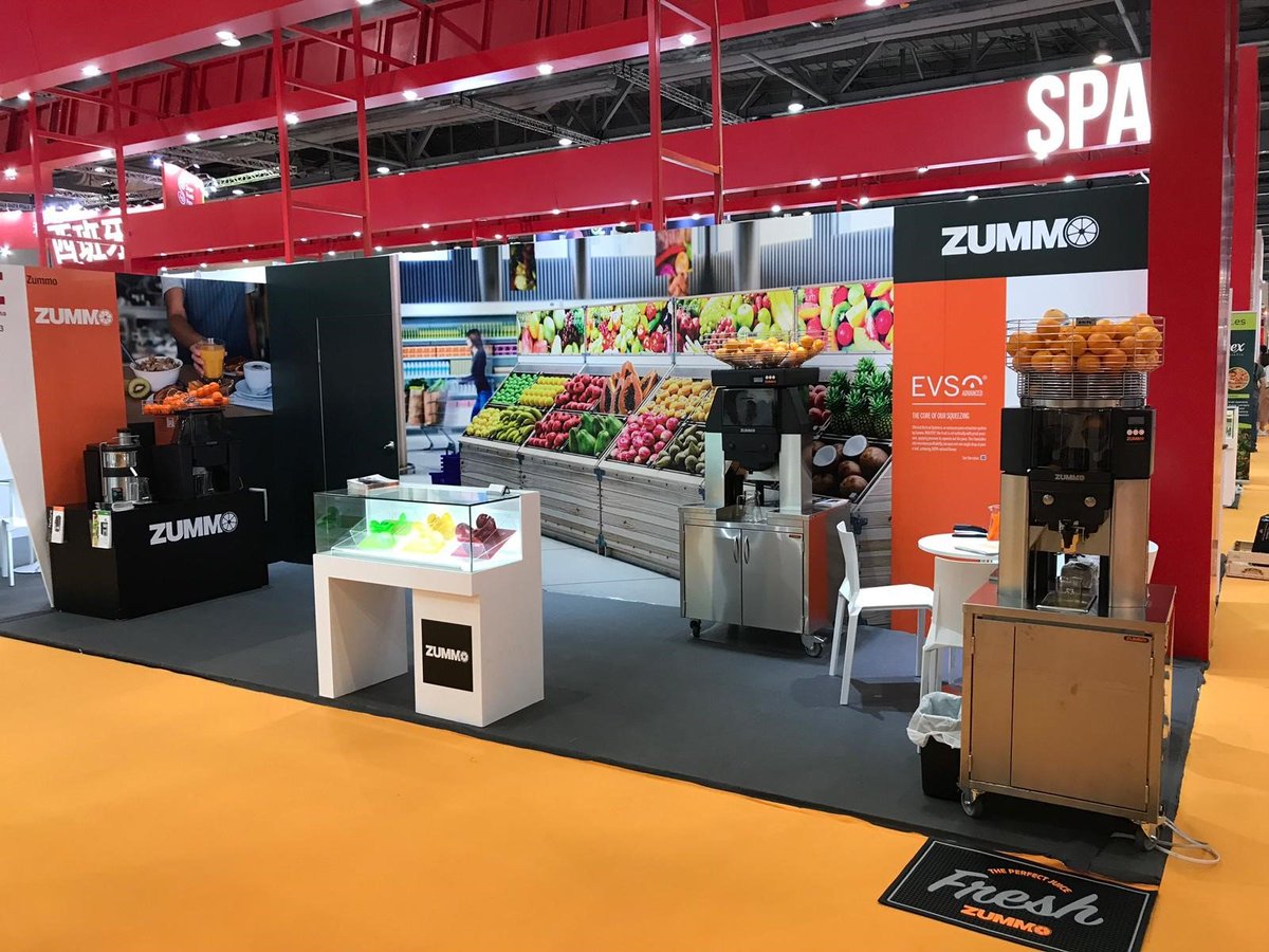 Zummo_official's tweet photo. First day at @ASIA_FRUIT Asia’s top fresh produce sector exhibition. Our visitors have been able to see firsthand 👀 our squeezers in action! 🍊🍹
👉Hall 5D - Booth 5T33 until the 6th of September at AsiaWorld-Club #HongKong
#Z06 #Z14 #Z40 #Multifruit #Z22 #squeezer #blender https://t.co/1YVBuNRDzp