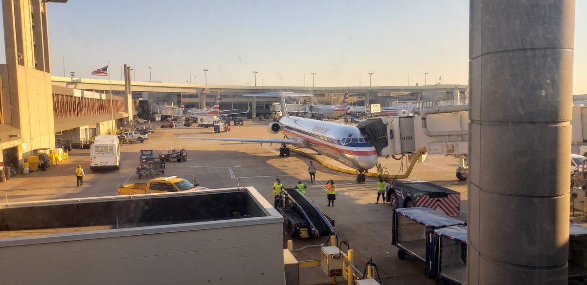 rabbitturd's tweet photo. Nonstop flow of @AmericanAir crew taking pics with the star of today's show #Super80SendOff https://t.co/hbT2ZbrWPM