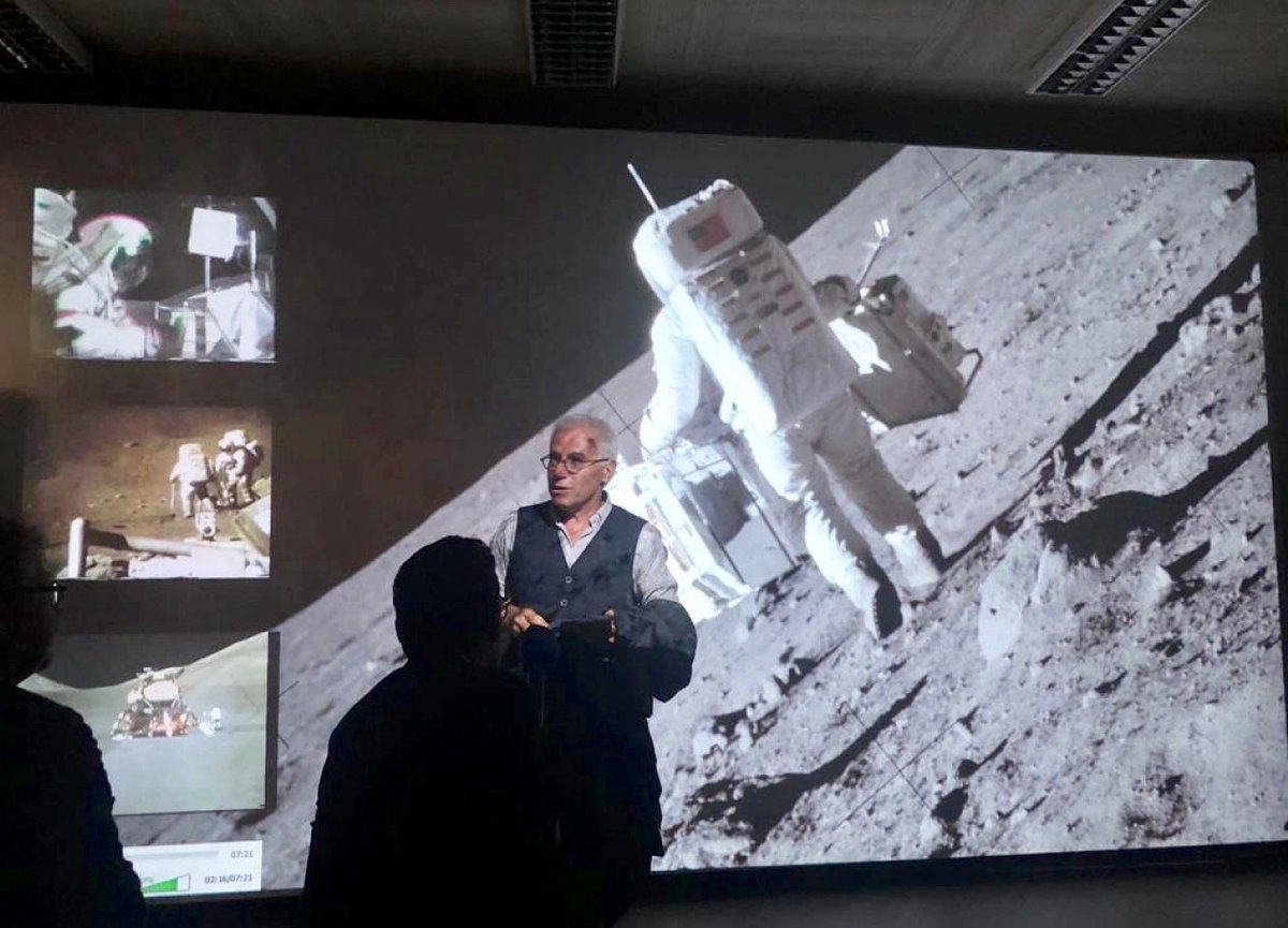 MBorradori's tweet photo. A #cadro si usa il cervello!
Pronti per l’inaugurazione della nuova sede @ideatorio_usi
Una casa della scienza che ospiterà esposizioni, laboratori, eventi di divulgazione scientifica.
👉Sabato 7 settembre alle 11 inaugurazione pubblica👈
Cervello+officina dei ricordi+planetario https://t.co/Xv0XNuTHM1