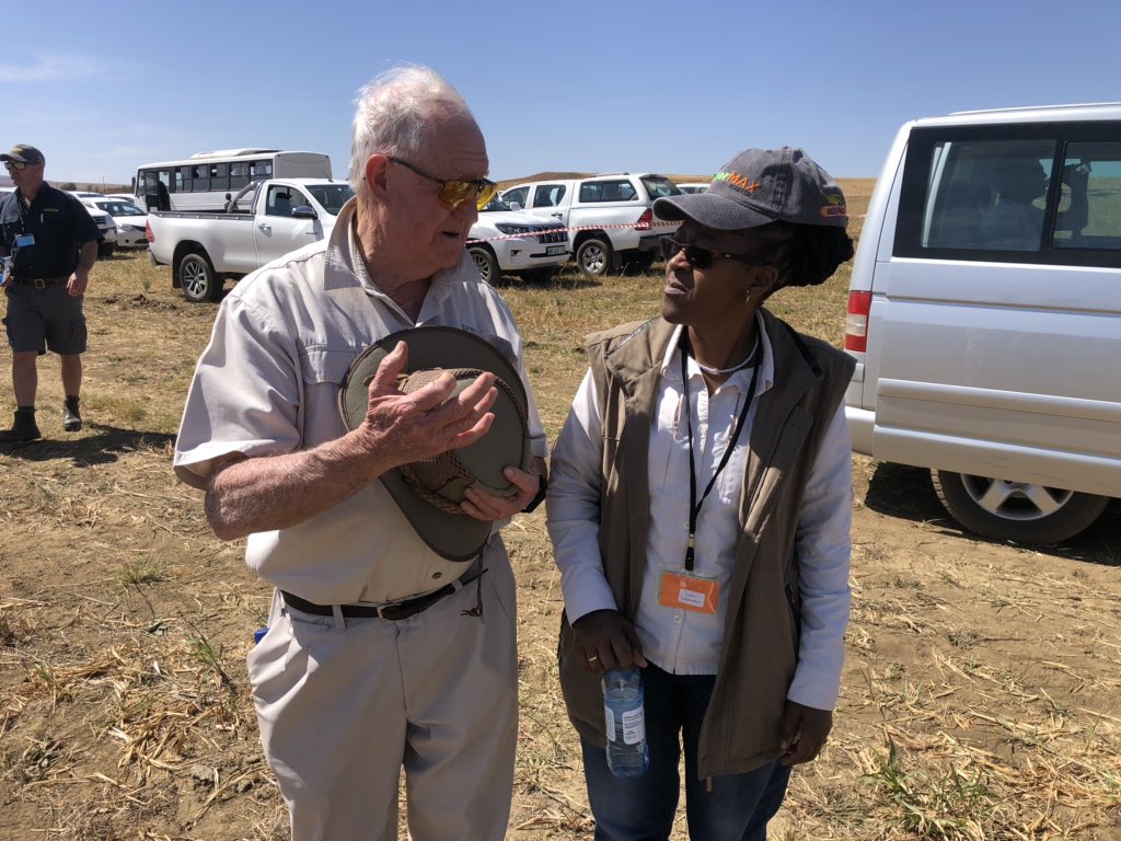 NoTillBill's tweet photo. Wonderful field visit at #notillconference the earthworm scientist has become more accomodating of the idea that fertilisers & herbicides are not all bad https://t.co/XLhlvJLw9y