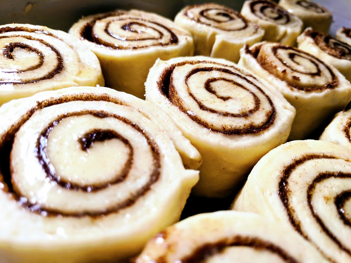 #ICYMI: These decadent #cinnamonbuns are live on the blog now! #foodie #recipe #chef #foodblog #foodblogger #yum 
farmhouseten.ca