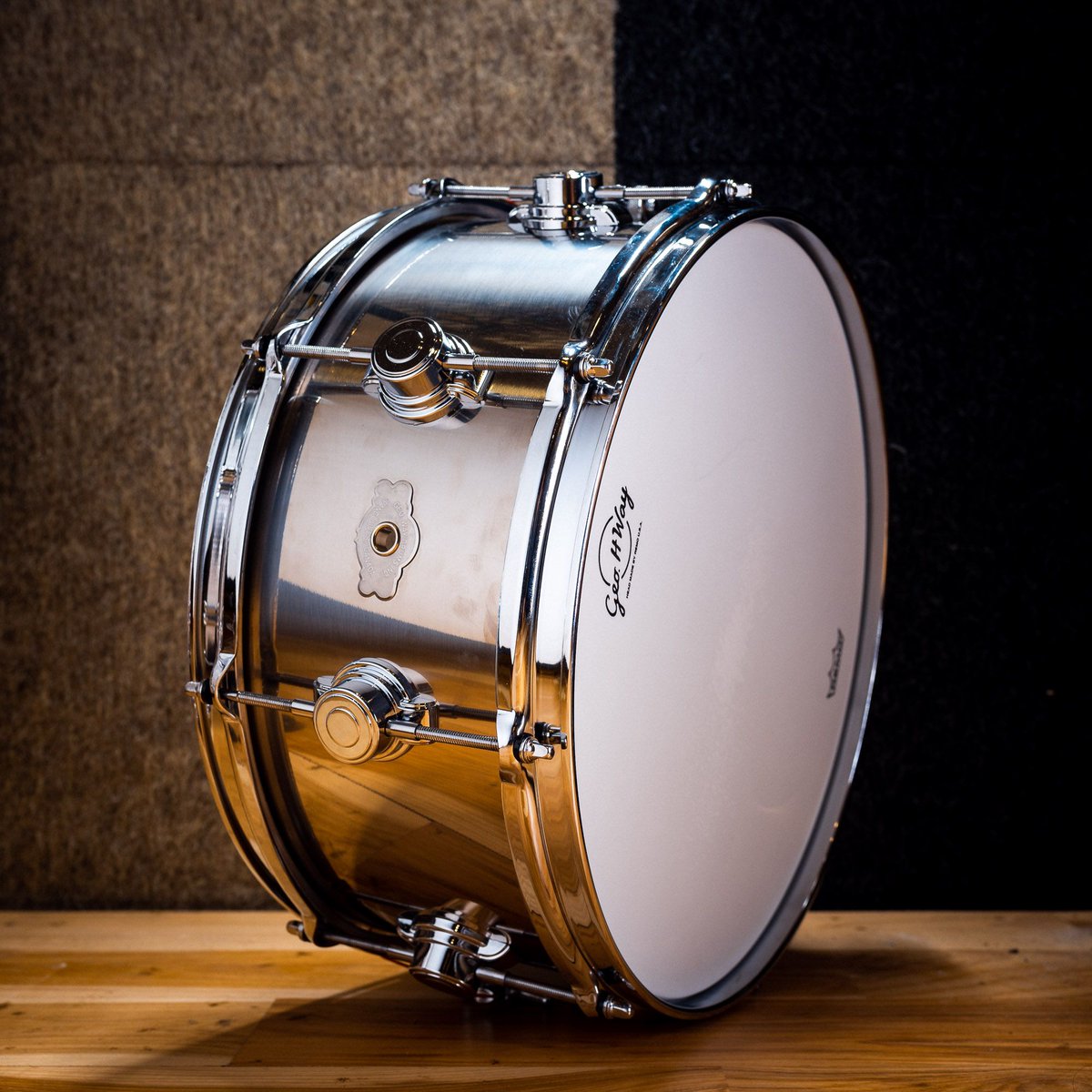 chicago_drum's tweet photo. A true titan of a drum, the George Way 6.5x14 TM Titan Titanium Snare Drum is a phenomenally versatile drum that you can take on any gig! https://t.co/eAGSIOWL4J
.
.
.
.
.
#georgeway #georgewaydrums #drumshop #drummer #drummers #drum #drumsdaily #drumsquad #drumfam #drums https://t.co/aZSaW9LgZl