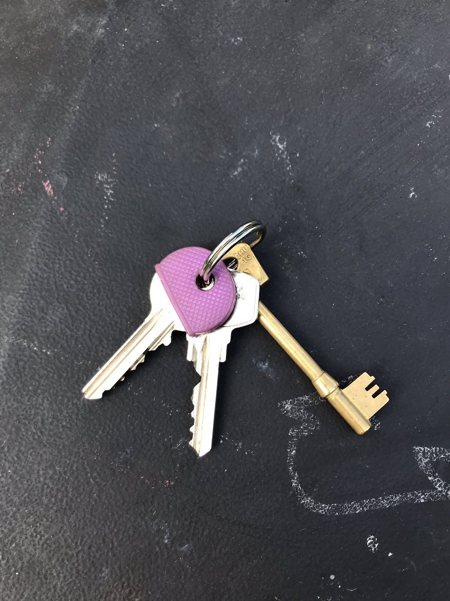 MrAkakievich's tweet image. #keysfound found these in ally pally, just near Muswell hill entrance.