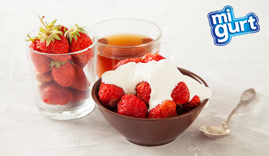 MigurtVe's tweet photo. Fresas y #MiGurt ¿Hay algo mejor? Dale #Like si compartirías una merienda así #RT si la disfrutarías solo https://t.co/NWiM995y1y