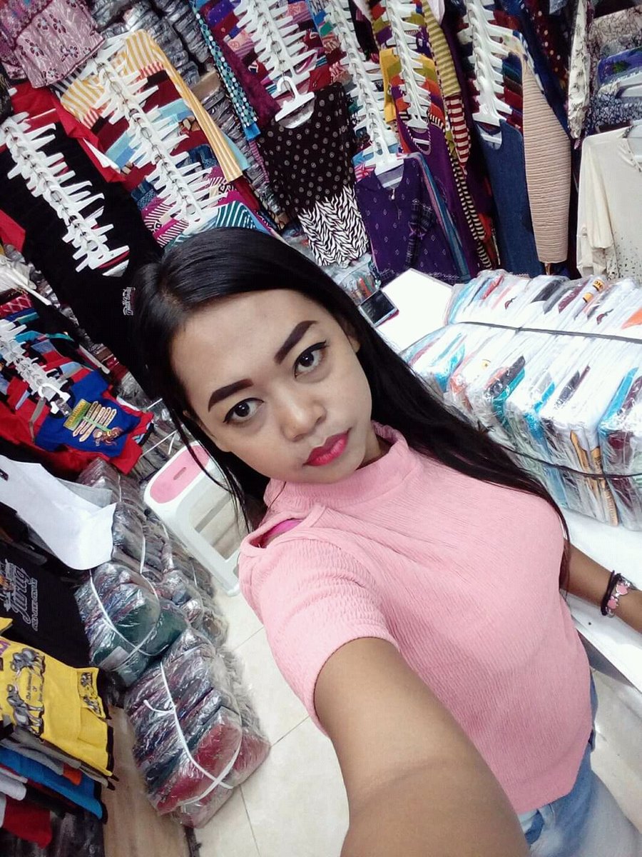 Istri ku lagi milih bh
#istrisemok
#susugede
#istrilonte