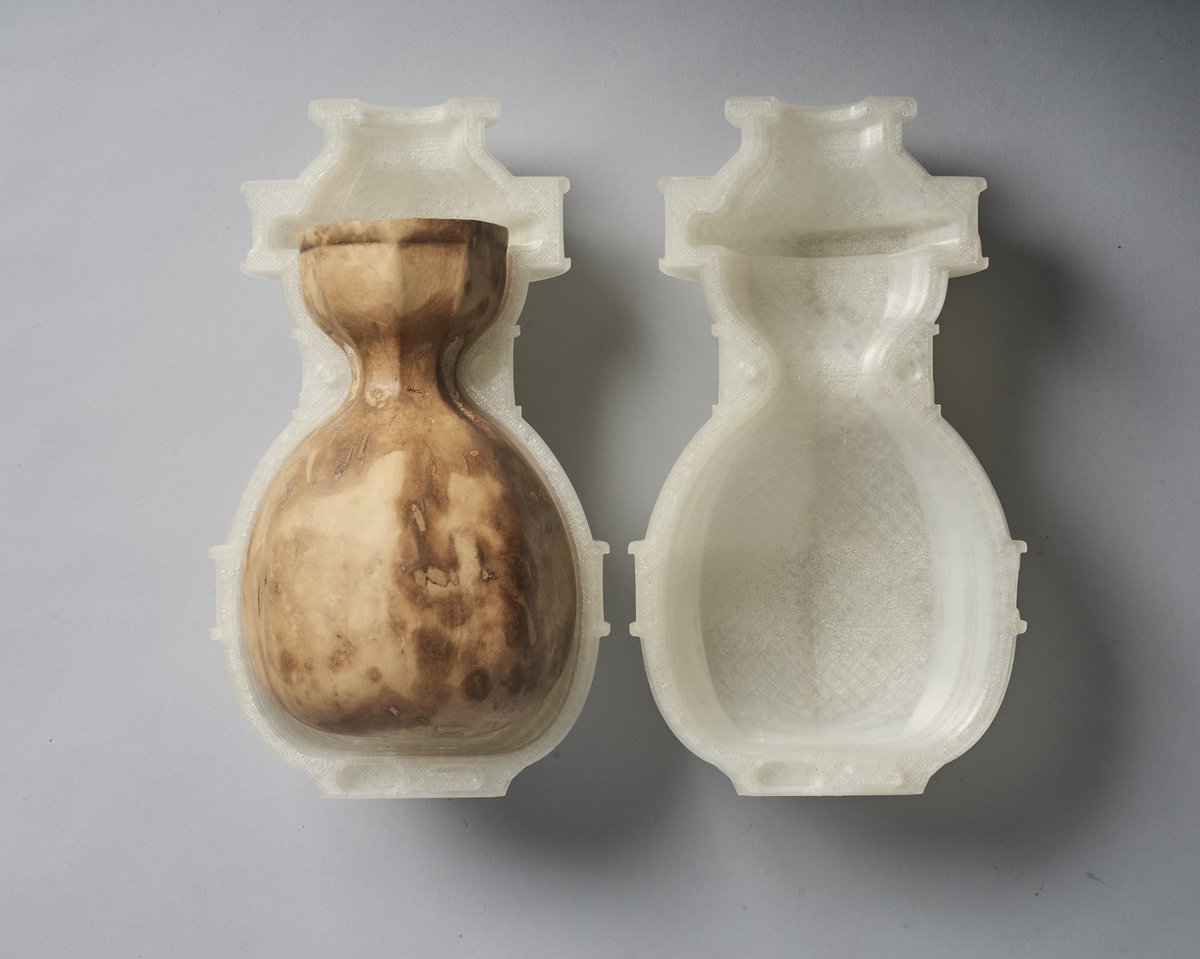 Cyclic_Design's tweet photo. Shortlisted projects for the #SustainableDesign category of the @dezeen design awards are out! Our favorite is the Gourd Project by @cremedesign Take-away cups and packaging made by growing gourd plants inside the moulds. https://t.co/IToWH9fVwr