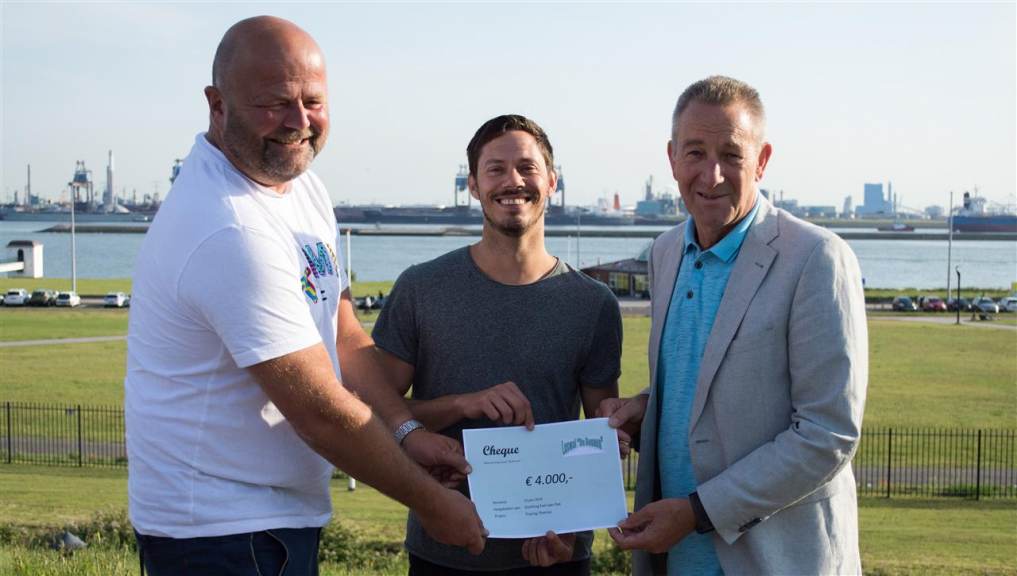 Waardering in vorm donatie voor #TracingThomas <a href="/rchitectsof/">@rchitects of</a>  wos.nl//donatie-voor-…