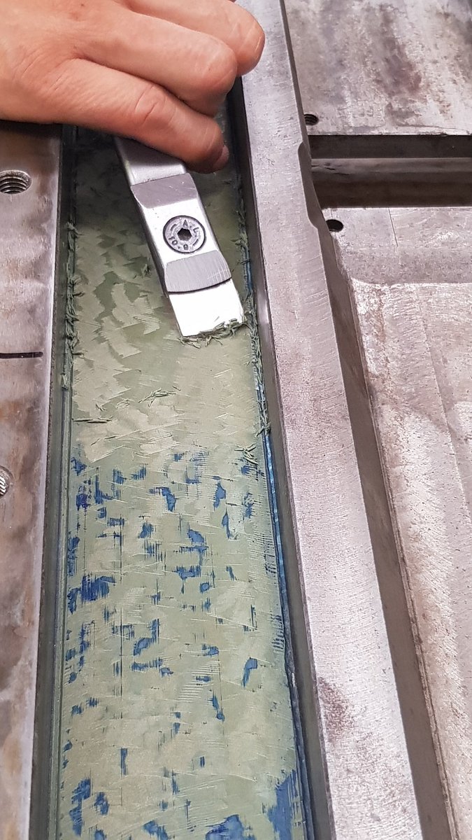 ironstechnology's tweet image. Operazione di raschiettatura in opera per accoppiamento carri #ironstechnology #meccanica #precisione #raschiettatura #industria #cesena #assistenza #macchineutensili #tornio #fresa