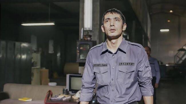 rndy11's tweet photo. Sancaka jadi satpam
Wulan jadi pegawai salon
Awang jadi pein akatsuki

Jadi pahlawan super di Indonesia ga ada duitnya 🤷🏻‍♂️🤷🏻‍♂️

#Gundala https://t.co/orXDvrxh2Y