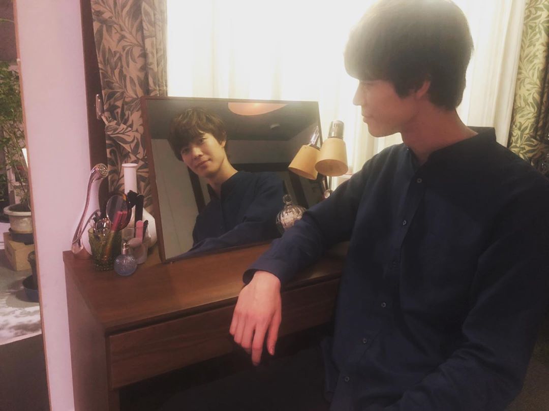 O Xrhsths Bun Gochi Sto Twitter ジョーなんで鐘子さんの部屋おるんwww あれかな アナタダレデスカが鏡の中でリフレインするって演出かな 偽装不倫 第9話 今夜10時から お見逃しなく 偽装不倫 鏡の中の丈 T Co Hjq5a7lmxw 宮沢氷魚
