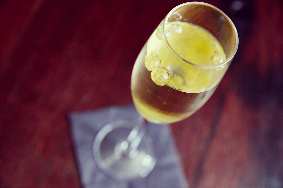 Trude8011's tweet photo. Bubbly , Fruity , Light .
#elderflower #prosecco 

We all love Prosecco yeh ~🎉
#trudebarclubandrestaurant #trude #bar #club #drink #cocktails #croydon #southnorwood https://t.co/iM7cDX9yVI
