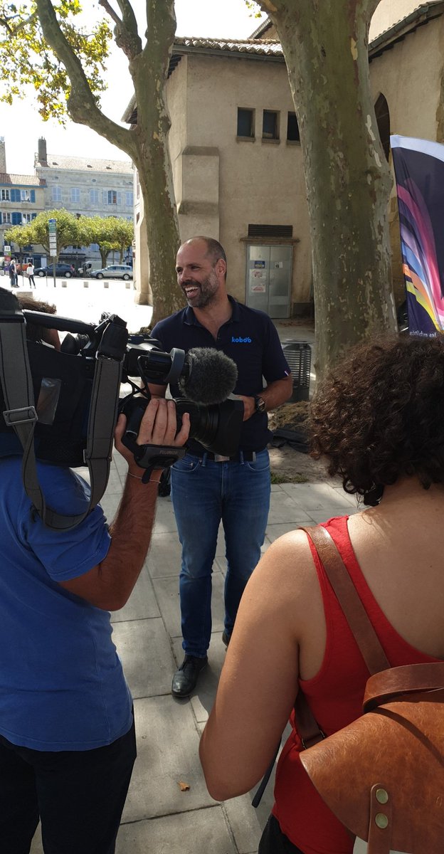 Notre directeur général [Nicolas Roussel] répond à toutes les questions des journalistes! #directeurgeneral #kobOO #startup #mobilitedouce #madeinfrance #vls #paysbasque #velibleu