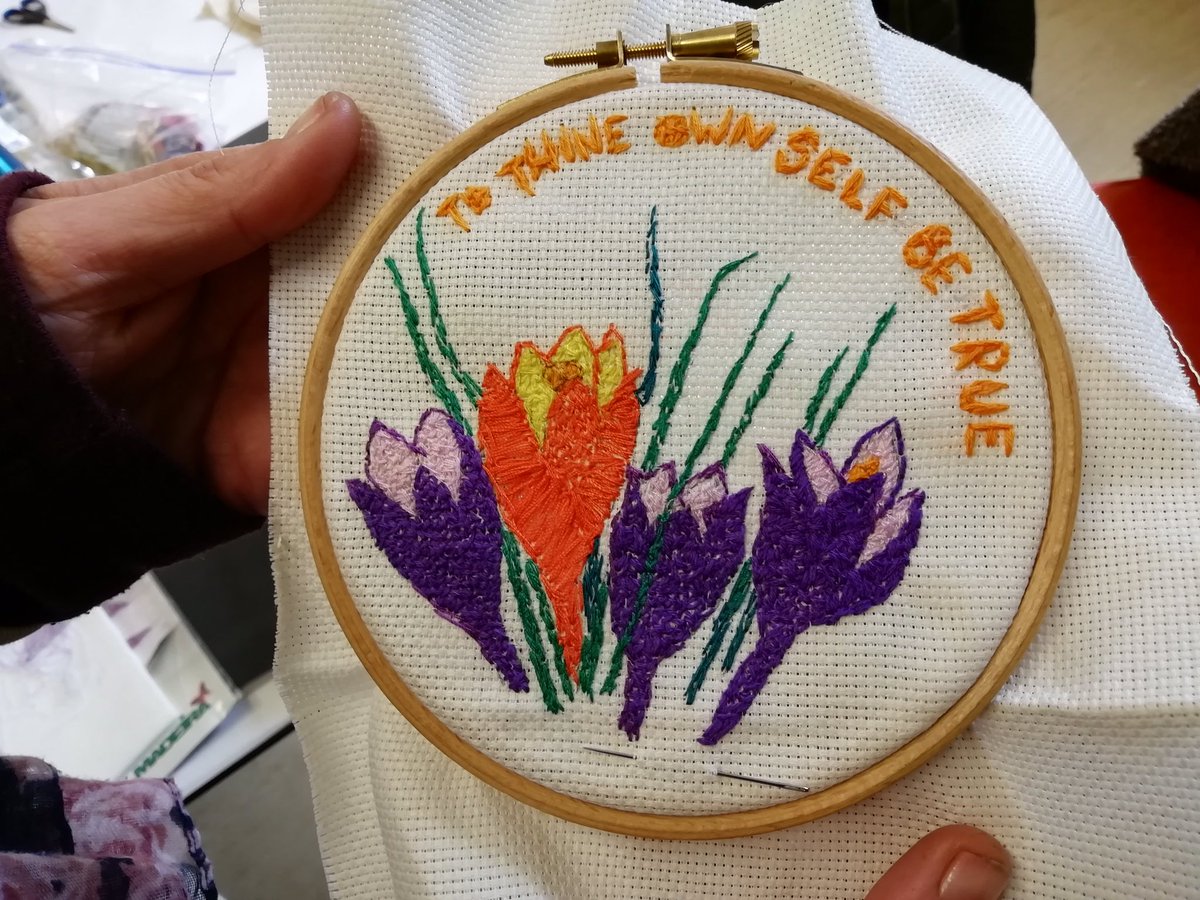 roundtableproj's tweet photo. TO THINE OWN SELF BE TRUE

Thought-provoking and exquisite #embroidery by an attendee at #therapeutic craft sessions run at Herdmanflat Hospital in Haddington by @FionaHermse. #mentalhealth #artsandhealth 

@ELHFfunds @craftscotland @NHS_Lothian https://t.co/LlshpIX4aT