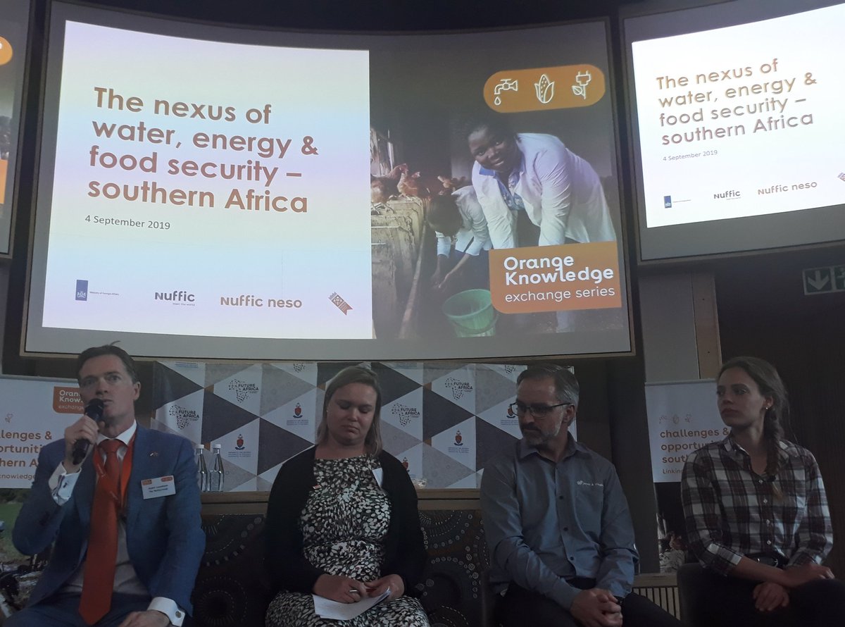 mervinbakker's tweet image. Inspiring panel discussion on the circular economy in the Souhern African context with representatives from government, business and knowledge institutions, made very interactive by our alumni 🇿🇦🇹🇿🇿🇲🇿🇼🇲🇿🇳🇱#orangeknowledgeprogramme #hollandalumni