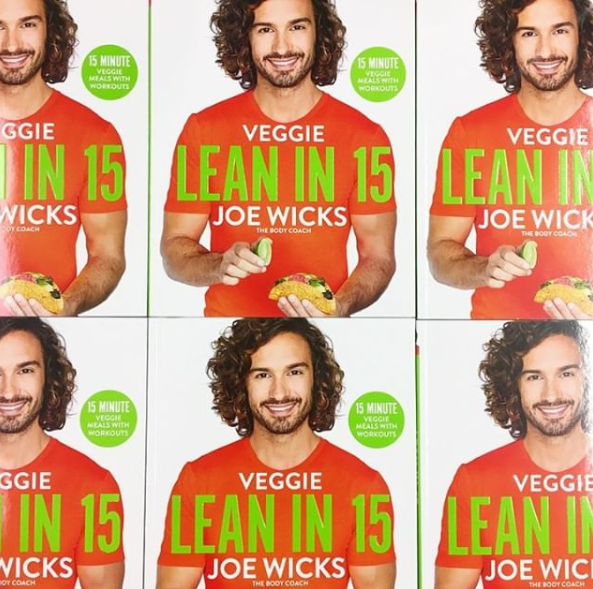 booksbybluebird's tweet photo. Whether you’re flexitarian or full-time vegetarian, there are plenty of speedy meat-free recipes to choose from in Joe Wicks’ #VeggieLeanin15 - the latest blend of recipe and workout ideas from @thebodycoach.

Find out more: https://t.co/c2cyEOupJD https://t.co/kl7uPhIoKl