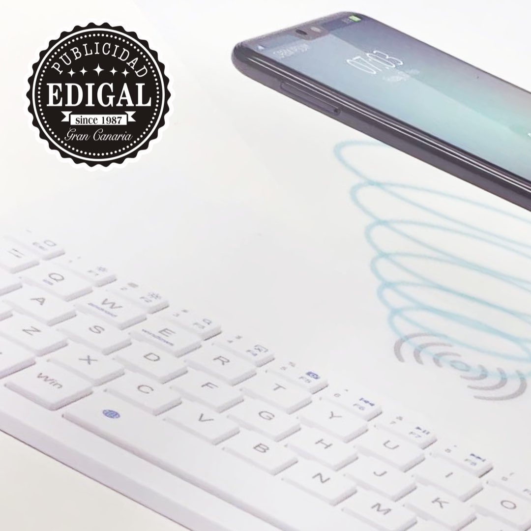 EdigalPublic's tweet photo. #Edigalsl, @PLC Productos Limp Canarias,nos pidió #bolígrafosolidarios y el marcaje sobre un teclado wireless compatibles con cualquier móvil, como detalle para regalo. Si quieres la tuya pídenos presupuesto y te sorprenderemos. SOMOS PIONEROS EN REGALOS DE EMPRESAS https://t.co/BdwrndtocQ