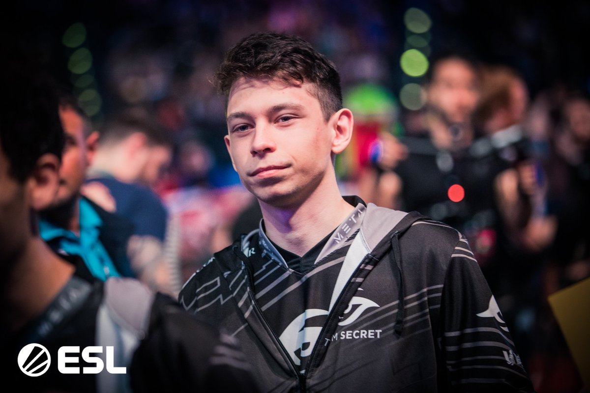 ESLDota2's tweet photo. The top 4 carries in the world right now:
@anadota99, @Liquid_Miracle, @nishadota and Ame!

Who do you think will be strongest going into the next DPC Season? 💪 https://t.co/dLSe6tyDwY
