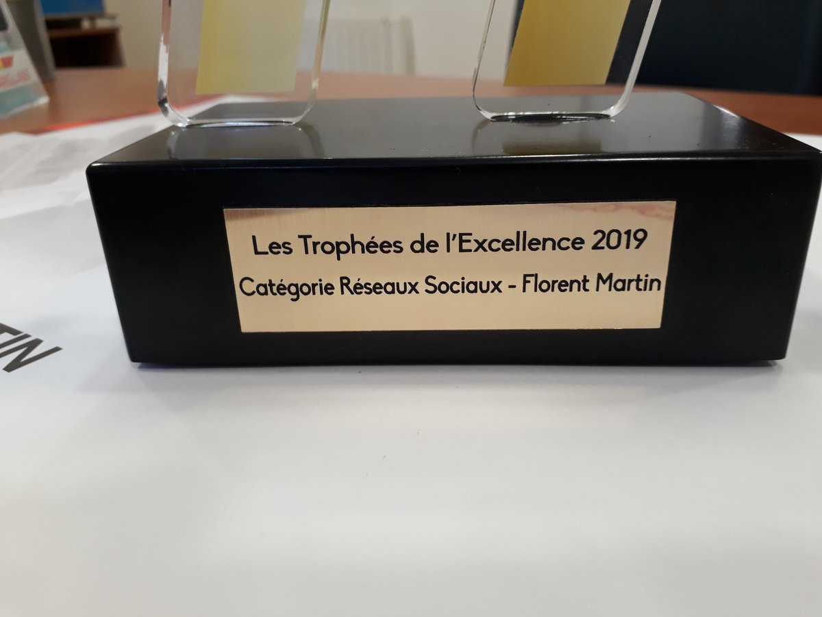 Top fier de remettre le Trophée de l'excellence 2019 catégorie #reseauxsociaux du meilleur des #Agentsconnectés  Florent Martin 🏆 🦁 @Cabinet_MARTIN 

Encore 👏👏👏👍😎

 <a href="/generalifrance/">Generali France</a> 
 #marquerouge #DigitalTransformation #phygital