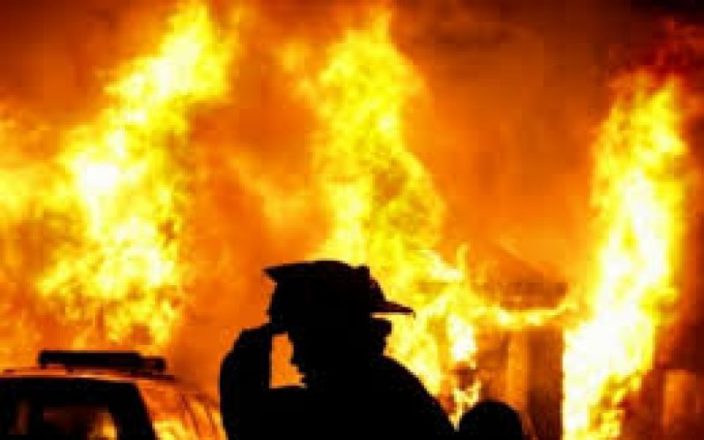 stiridinbucov's tweet image. Pompierii Militari ai Gărzii de Intervenție Gura Humorului au intervenit, in aceasta noapte cu 3 autospeciale și o ambulanță SMURD pentru localizarea și lichidarea unui incendiu izbucnit la o casă din satul Plutonița, orașul Frasin.  #Frasin #incendiuPlut stiridinbucovina.ro/2019/09/04/inc…